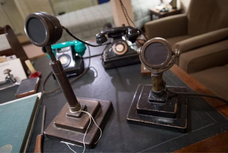 London: Churchill War Rooms Ticket & Political London Audio - Exploring the Churchill War Rooms