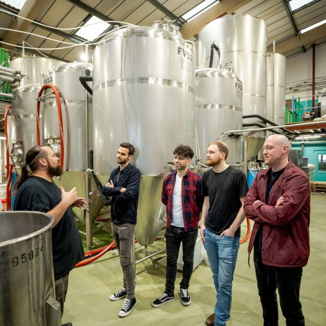 london-craft-brewery-tour-with-tasting-of-4-beers