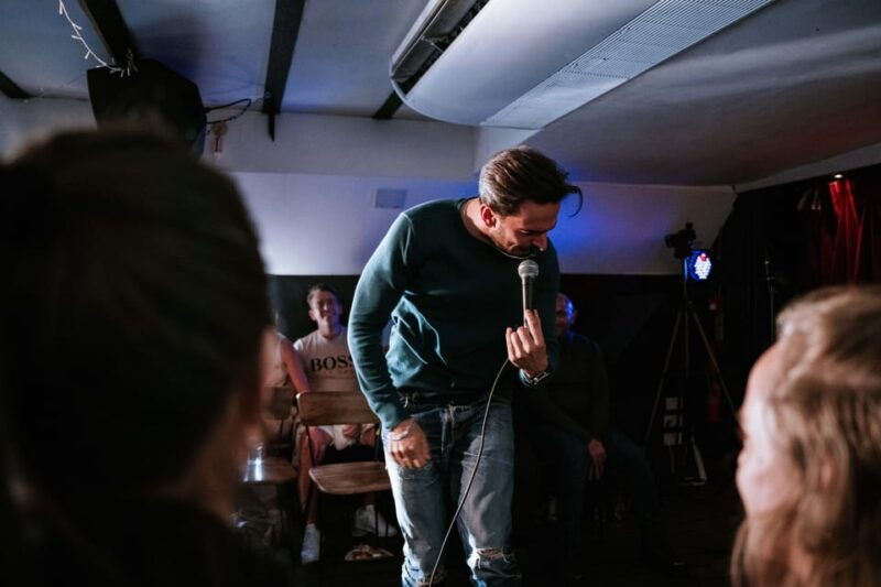 london-dark-comedy-on-iconic-battersea-barge