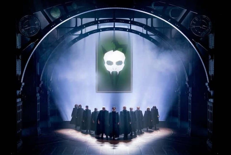 London: Deluxe Harry Potter Tour with Cursed Child Tickets - An In-Depth Look at the Tour