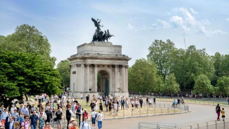 london-discover-pass-with-hoho-bus-tours-cruise-and-walks