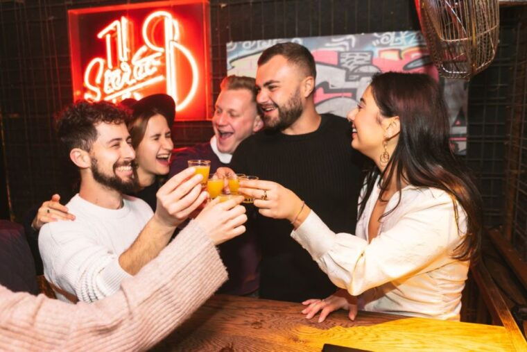 london-drunken-history-walking-tour-with-4-drinks