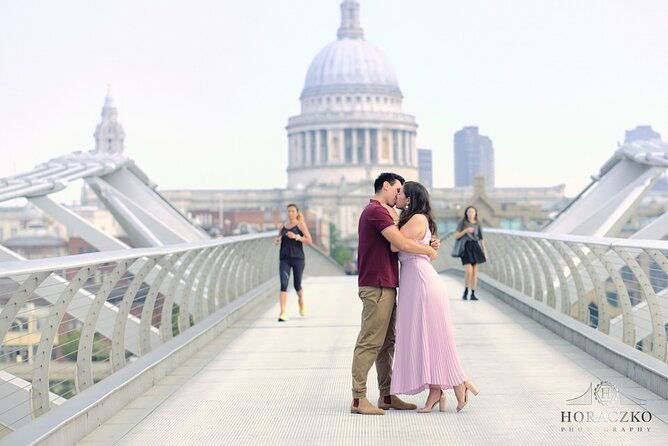 london-engagement-secret-marriage-proposal-near-st-pauls-cathedral