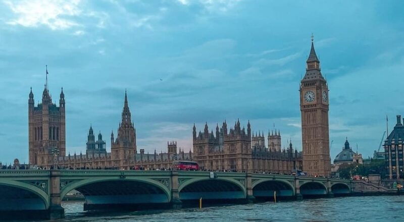 london-essential-tour-and-changing-of-the-guard