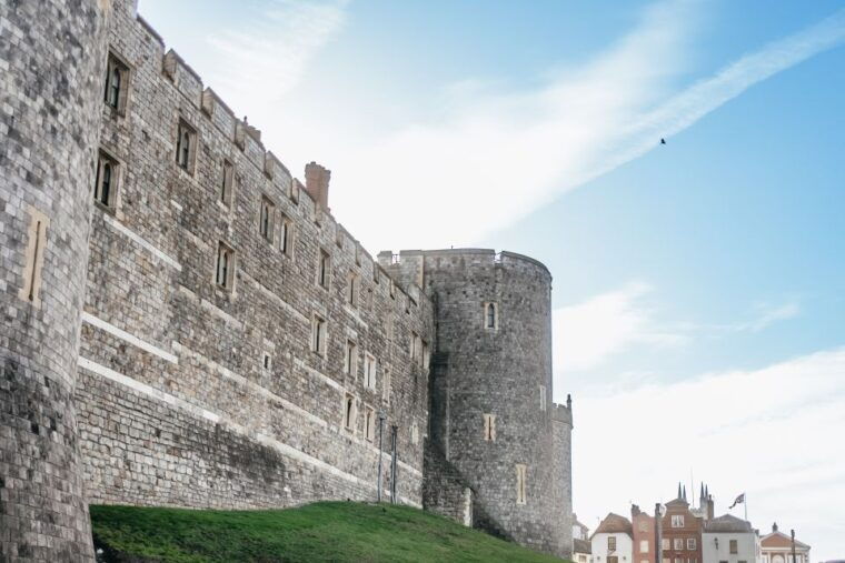 london-full-day-windsor-stonehenge-and-oxford-tour