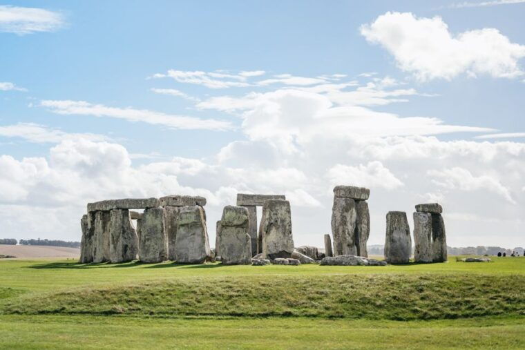 london-full-day-windsor-stonehenge-and-oxford-tour