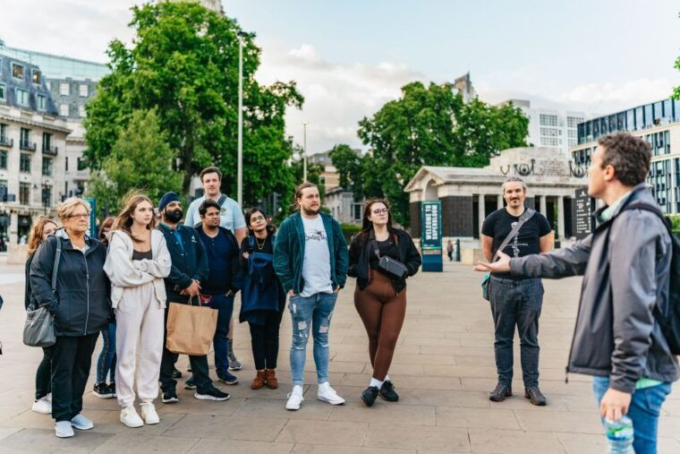 london-ghastly-ghosts-2-hour-walking-tour