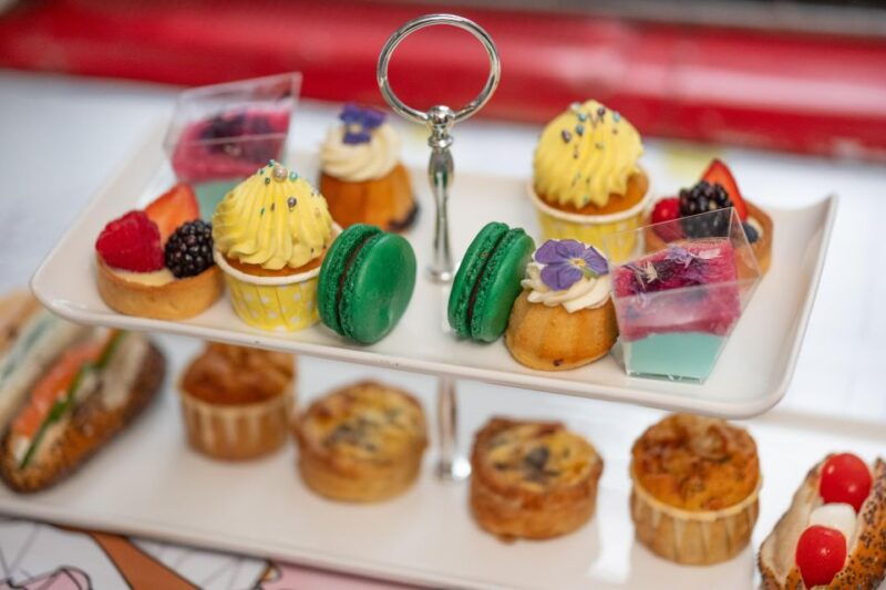 london-gin-and-afternoon-tea-bus-tour-with-audio-guide