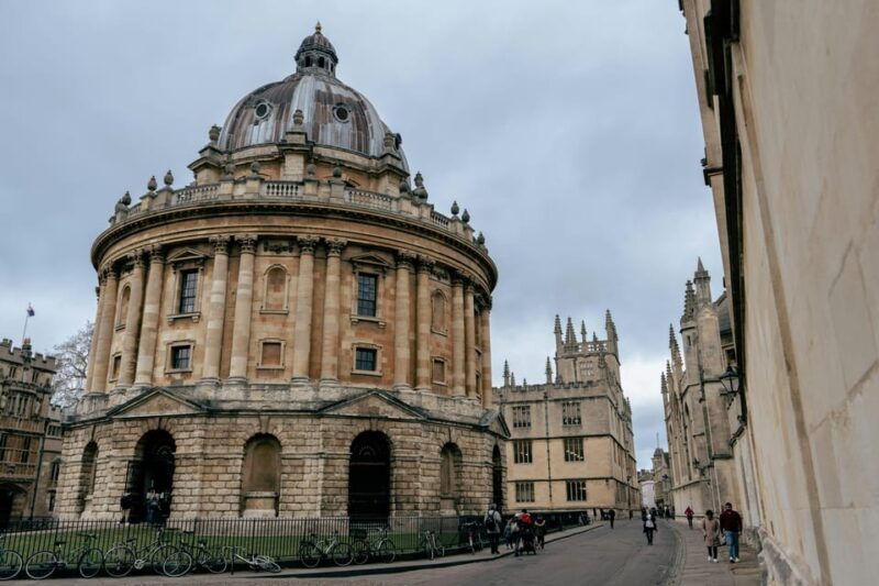 london-guided-tour-of-oxford-sedan