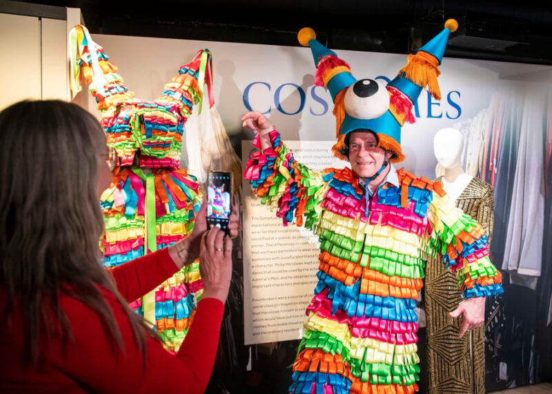 london-guided-tour-of-shakespeares-globe