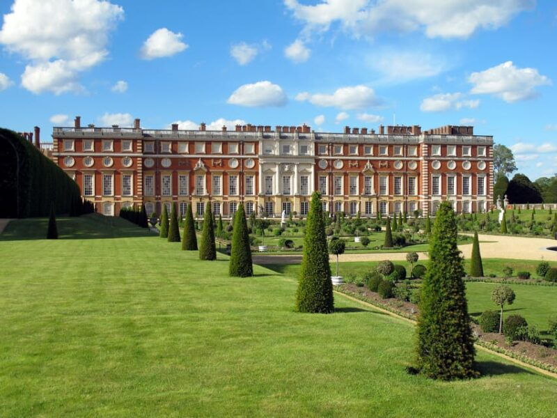 london-hampton-court-palace-private-tour-with-train-option