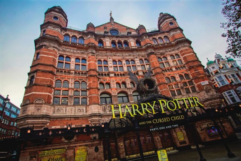 london-harry-potter-movies-walking-tour-kids-go-free