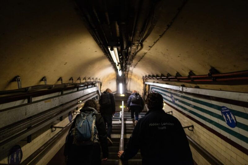 london-hidden-tube-tour-of-holborns-secret-platforms