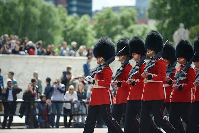 london-highlights-guided-walking-tour-changing-of-the-guards