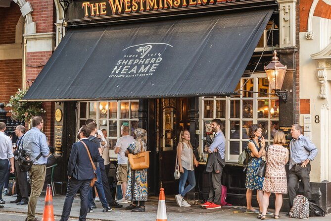 london-historic-pub-tour-with-a-local-tailored-to-your-interests-tastes