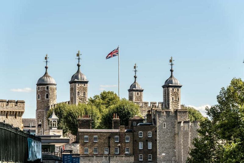 London: History on the banks of the Thames Walking Tour - Key Points