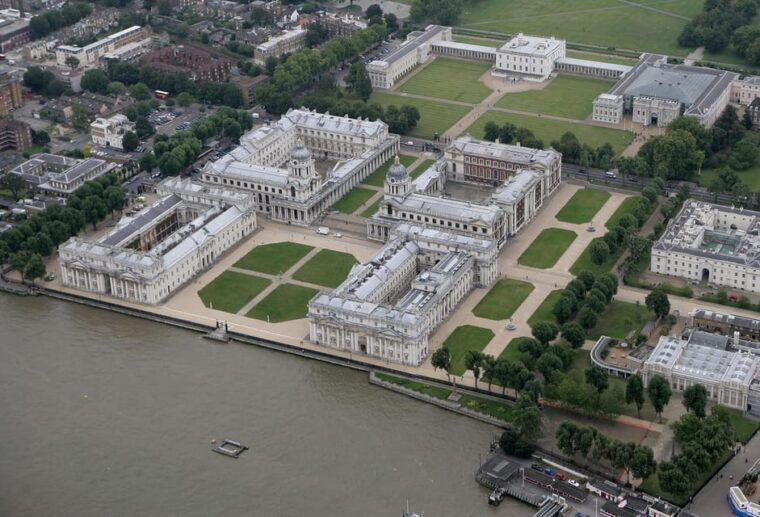 London: Hop-On Hop-Off 1 Day River Pass + Painted Hall - Discovering the Painted Halls Baroque Splendour