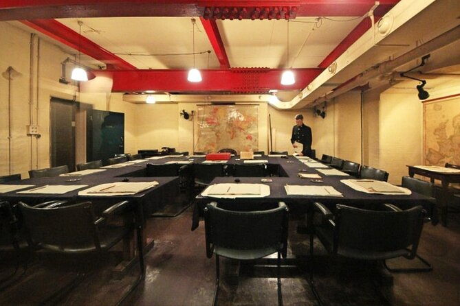 london-in-ww2-walking-tour-with-churchill-war-rooms-visit