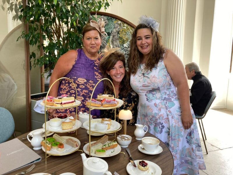 london-kensington-palace-gardens-tour-high-tea-experience