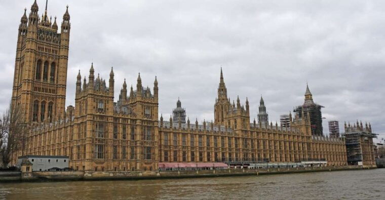 london-kew-to-westminster-river-thames-cruise