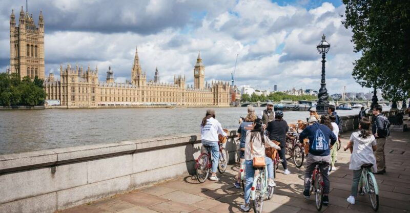 london-landmarks-secrets-bike-tour-with-pub-street-art