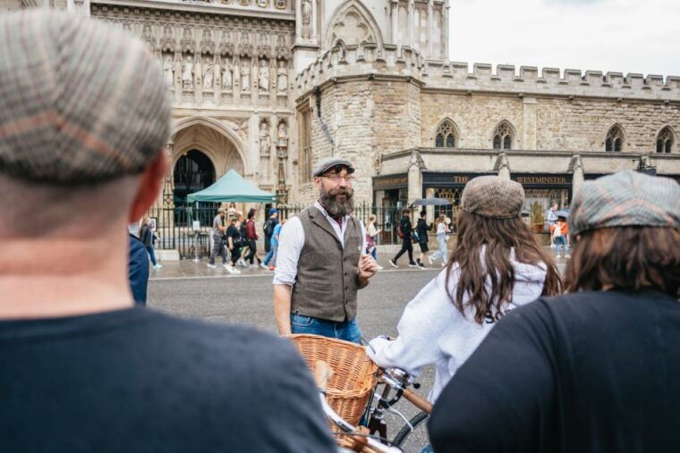 london-landmarks-secrets-bike-tour-with-pub-street-art