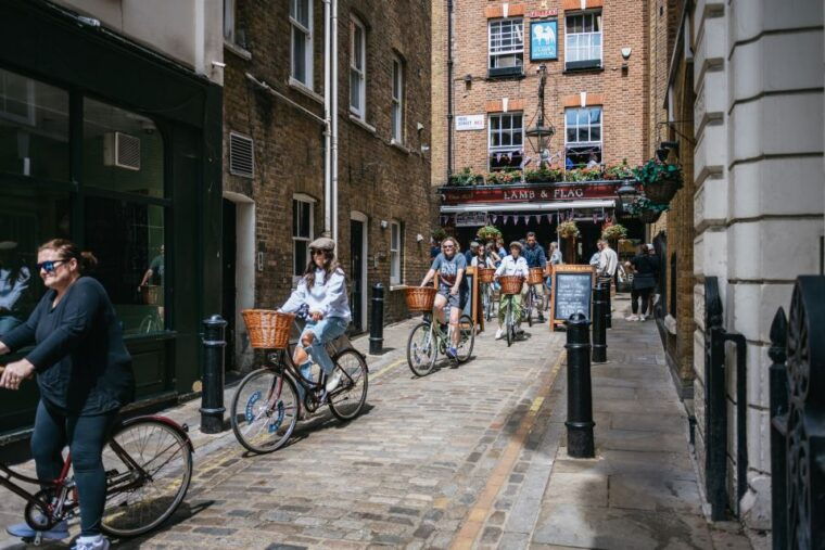 london-landmarks-secrets-bike-tour-with-pub-street-art