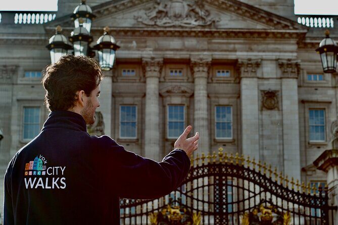 London: Landmarks Walking Tour - Admiring Big Ben