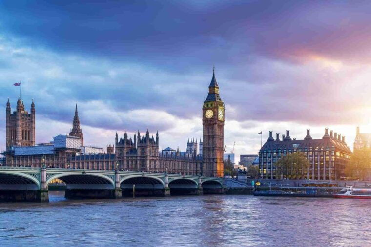 london-landmarks-walking-tour-hop-on-hop-off-bus-cruise