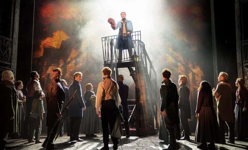 London: Les Misérables and 3-Course Meal & Sparkling Wine - FAQs
