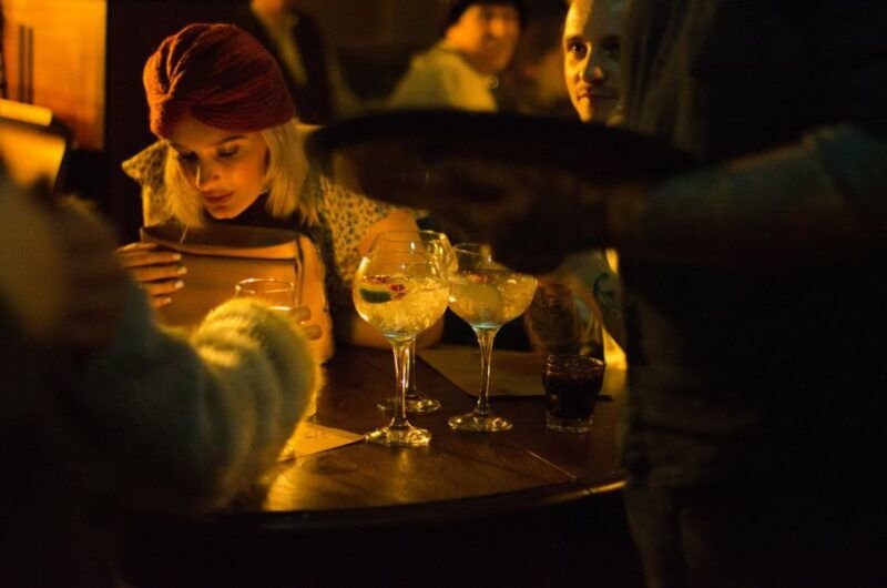 london-murder-mystery-cruise-with-3-course-dinner