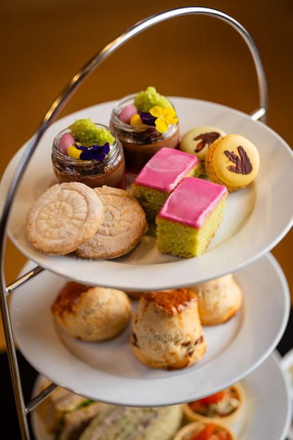 london-natural-history-museum-guided-tour-afternoon-tea