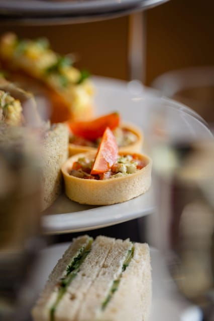 london-natural-history-museum-guided-tour-afternoon-tea