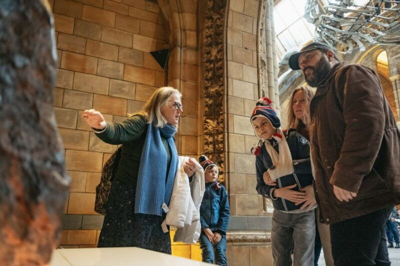 london-natural-history-museum-private-guided-family-tour