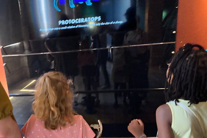 london-natural-history-museum-with-dinosaurs-gallery-private-tour-for-kids