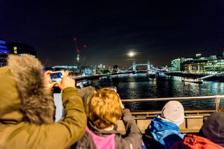 london-nighttime-open-top-bus-sightseeing-tour