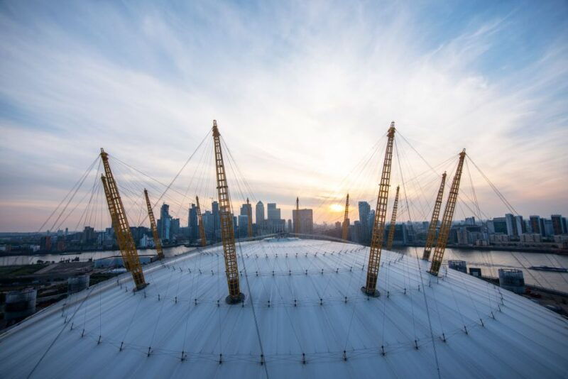 london-o2-arena-rooftop-climbing-experience