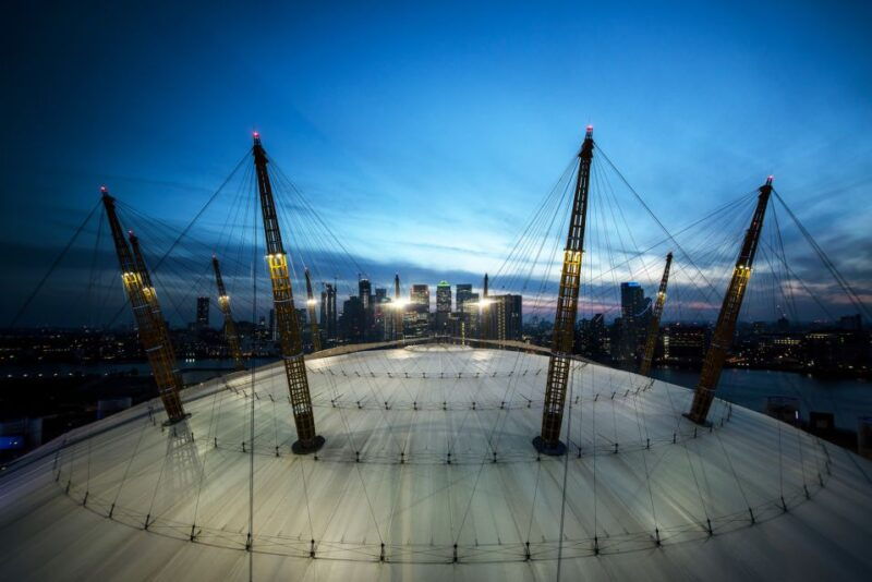london-o2-arena-rooftop-climbing-experience