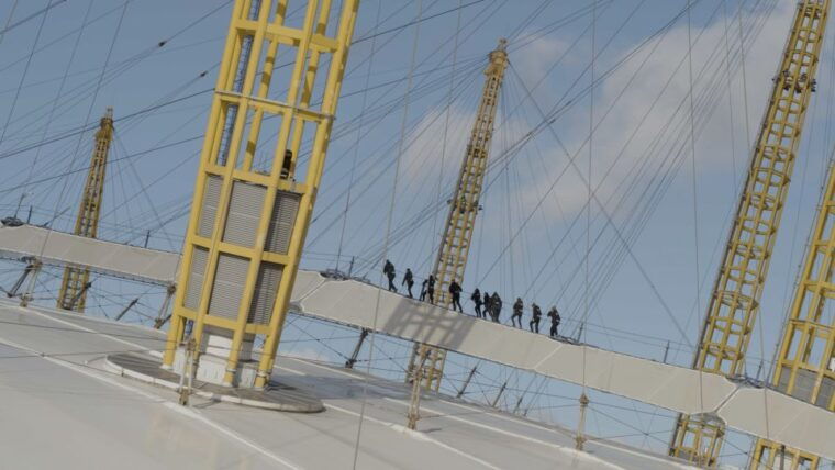 london-o2-arena-rooftop-climbing-experience