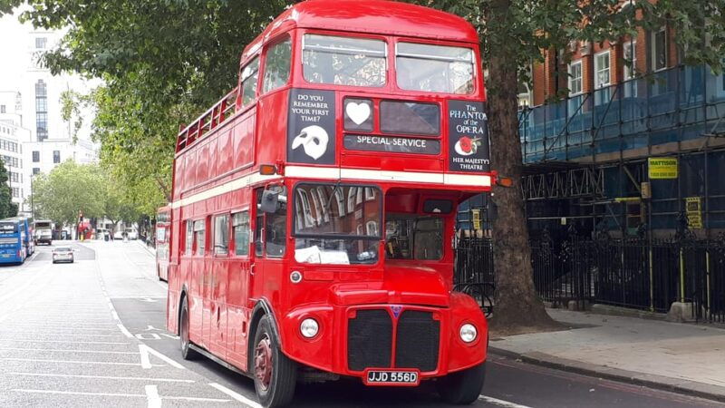 london-open-top-bus-tour-and-stonehenge-visit