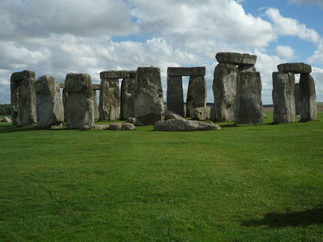 london-open-top-bus-tour-and-stonehenge-visit