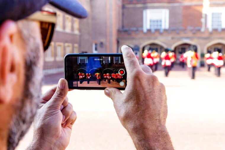 london-open-top-bus-tour-and-stonehenge-visit