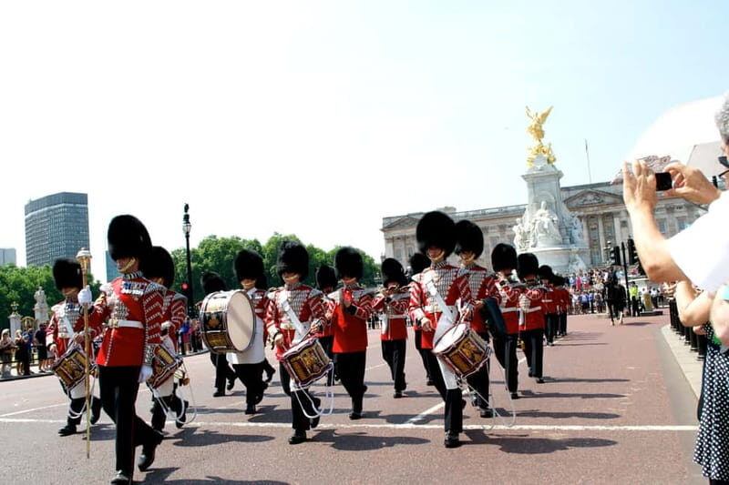 London Package: Royal Bike Tour with River Thames Cruise - FAQs