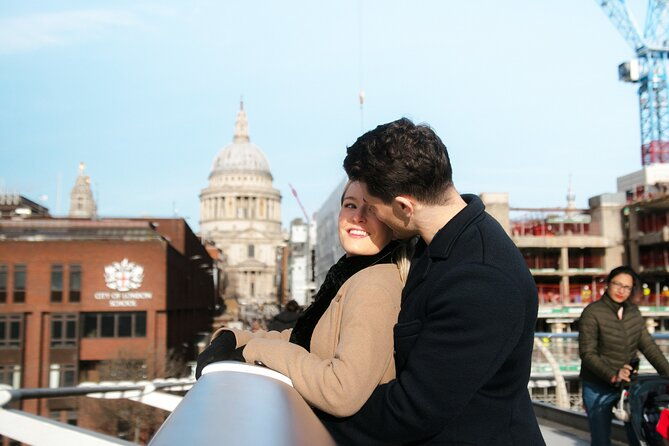 london-photoshoot-at-st-pauls-cathedral-millennium-bridge