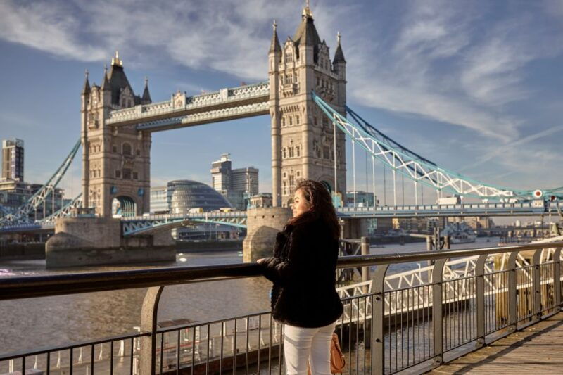 london-private-30-minute-photo-shoot-at-tower-bridge