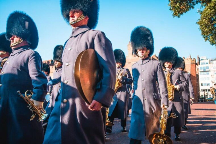 london-private-changing-of-the-guard-westminster-abbey