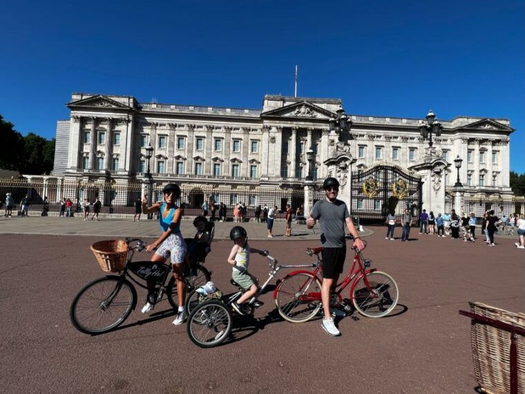 london-private-family-guided-bike-tour-with-childseats