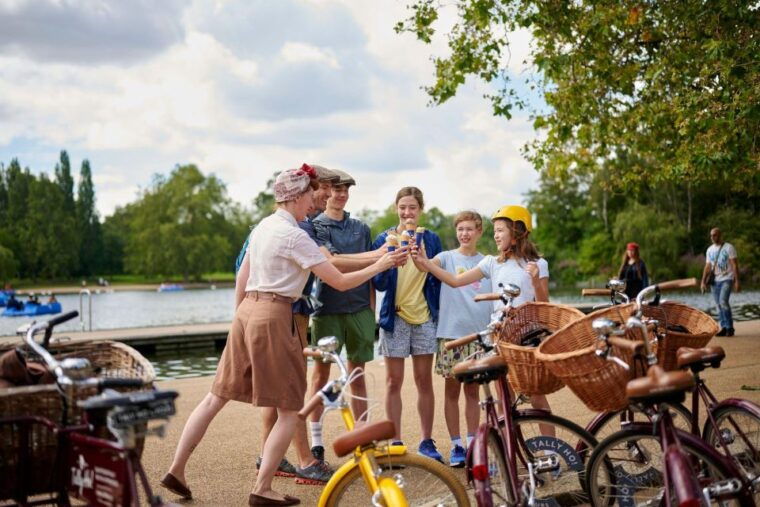 london-private-family-guided-bike-tour-with-childseats