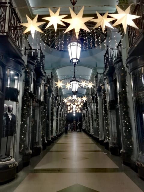 london-private-festive-lights-walking-tour-with-a-local