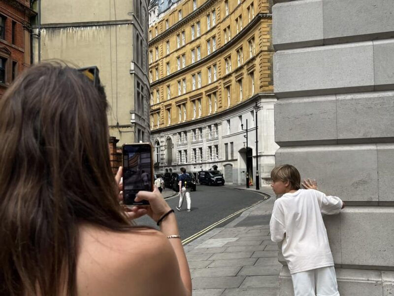 london-private-magic-harry-potter-tour-with-top-magician